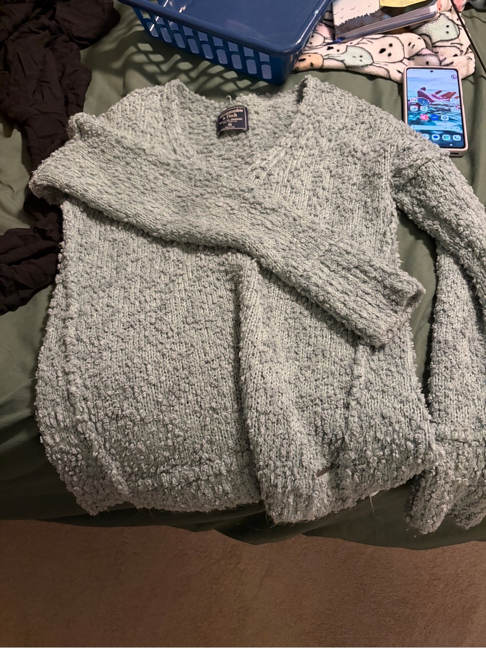 Abercrombie & Fitch Light Sage Cozy V-Neck Popcorn Knit Sweater